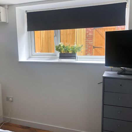 Exclusive Modern Decorated 1 Bedroom Detached Studio นิวพอร์ต ภายนอก รูปภาพ